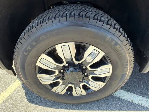 Used 2024 GMC Sierra 2500 Denali w/ Denali Reserve Package AWD/4WD image 11