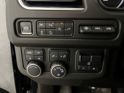 Used 2021 Chevrolet Tahoe High Country w/ Premium Package AWD/4WD image 11