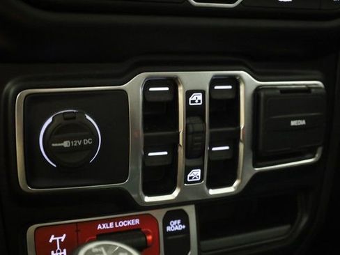 Used 2022 Jeep Gladiator Mojave w/ Trailer Tow Package image 22