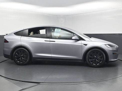 Used 2025 Tesla Model X AWD/4WD image 5