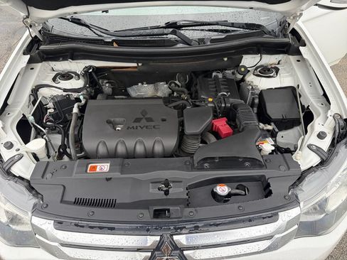 Used 2015 Mitsubishi Outlander SE AWD/4WD image 27