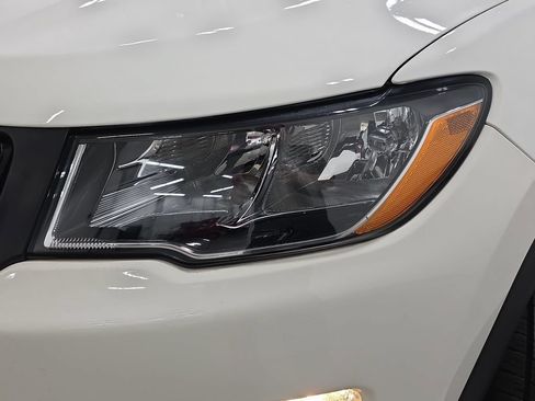 Used 2019 Jeep Compass Latitude AWD/4WD image 28