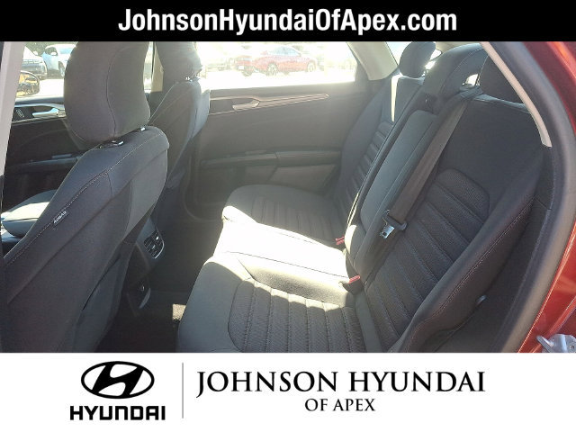 Used 2018 Ford Fusion SE w/ Fusion SE Technology Package FWD image 28