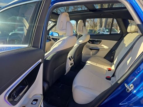 Used 2023 Mercedes-Benz GLC 300 4MATIC image 9