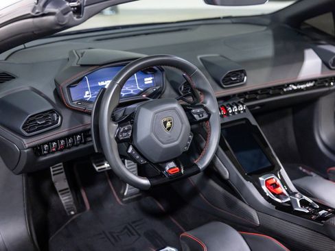 Used 2020 Lamborghini Huracan EVO image 36