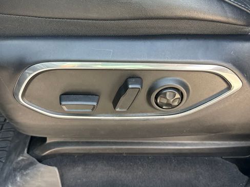 Used 2024 Jeep Wagoneer L Series II w/ Flexible Seating Group RWD image 13