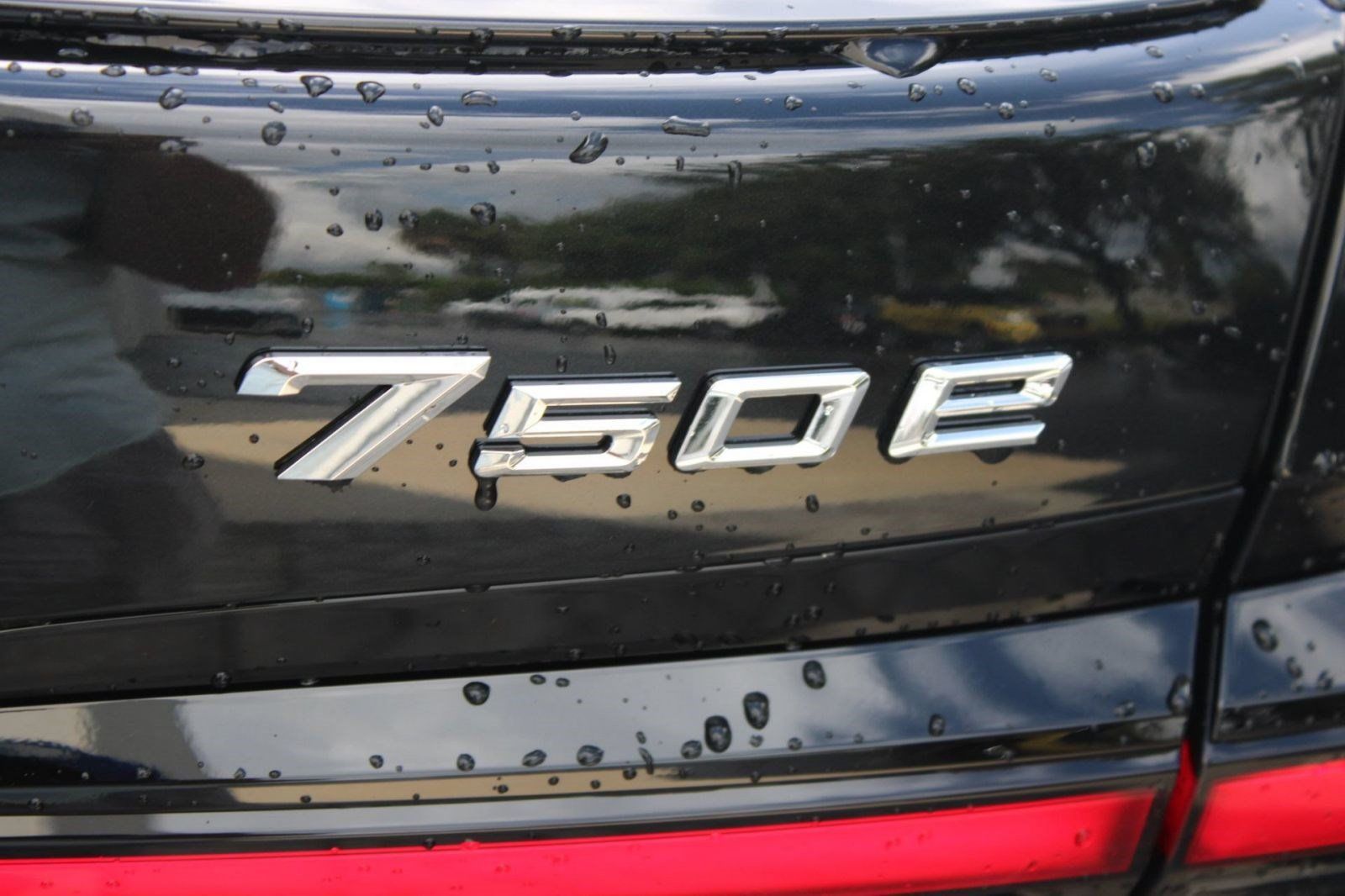 Used 2026 BMW 750e xDrive AWD/4WD image 28