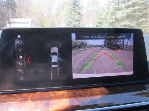 Used 2019 BMW 530i xDrive w/ M Sport Package AWD/4WD image 11