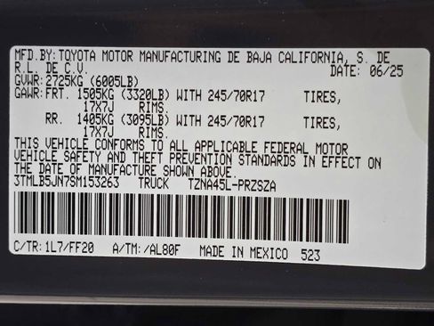 Certified 2025 Toyota Tacoma SR5 w/ SR5 Upgrade Package AWD/4WD image 31