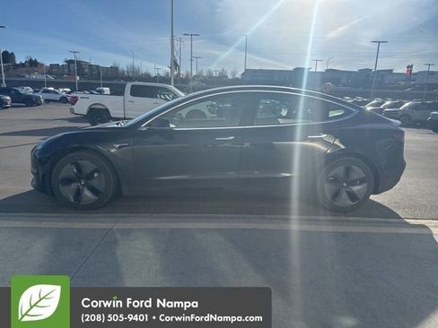 Used 2018 Tesla Model 3 Long Range image 4