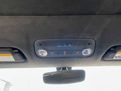 Used 2020 Lamborghini Huracan EVO image 24