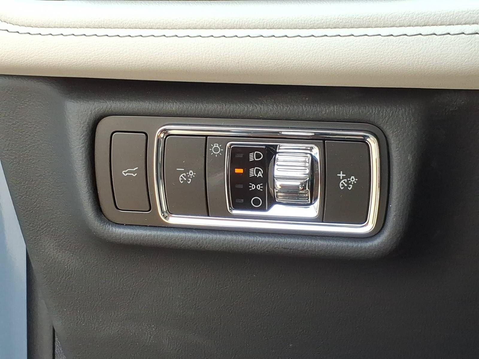 Used 2026 Lincoln Aviator AWD image 25