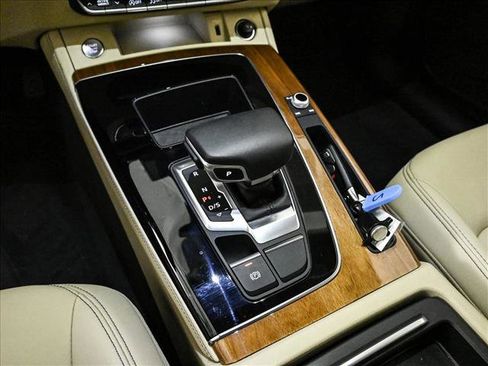 Certified 2022 Audi Q5 2.0T Premium Plus w/ Premium Plus Package image 12