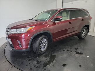 Used 2018 Toyota Highlander XLE w/ Protection Package #3 AWD/4WD video 3