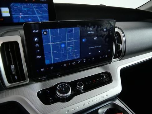 Certified 2025 Ford Expedition Active AWD/4WD image 20
