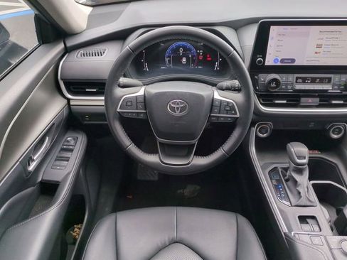 Used 2025 Toyota Grand Highlander FWD image 19