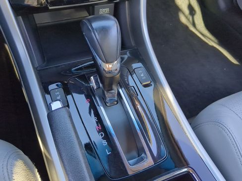 Used 2017 Honda Accord EX-L image 27