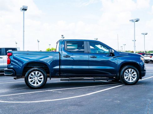Used 2022 Chevrolet Silverado 1500 Custom RWD image 3