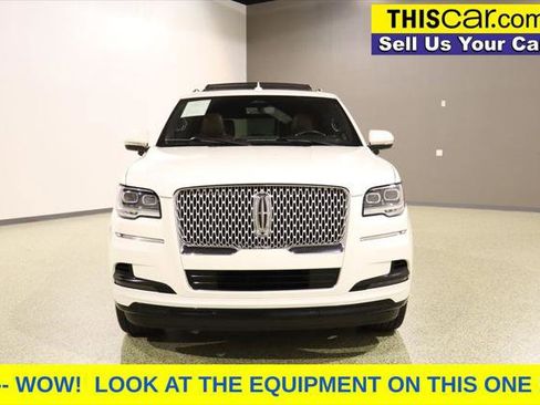Used 2022 Lincoln Navigator Reserve image 2