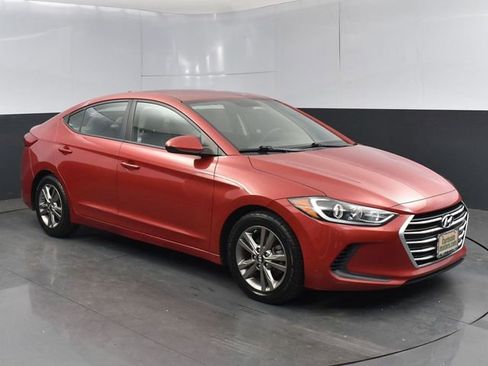 Used 2017 Hyundai Elantra SE FWD image 1