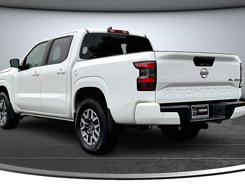 Used 2024 Nissan Frontier SL w/ Technology Package image 4