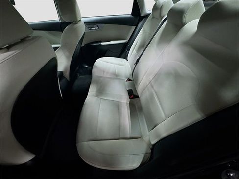 Used 2023 Kia Forte LXS w/ LXS Technology Package image 24