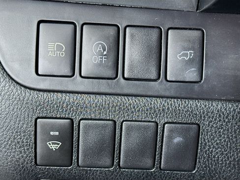Used 2017 Toyota Highlander XLE FWD image 17