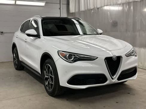 Used 2018 Alfa Romeo Stelvio Ti AWD/4WD image 31