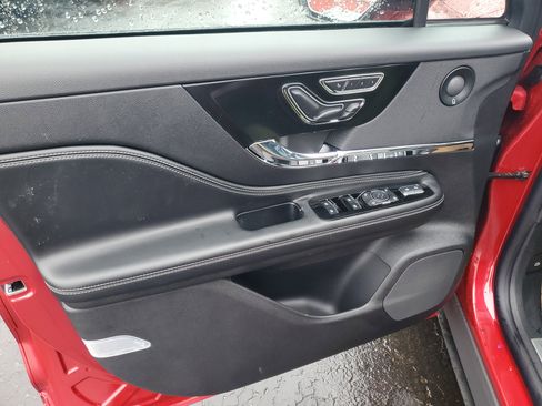 New 2026 Lincoln Corsair Reserve image 8