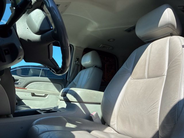 Used 2010 Chevrolet Tahoe LT AWD/4WD image 3