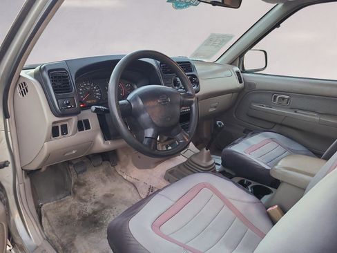Used 2001 Nissan Frontier XE image 15