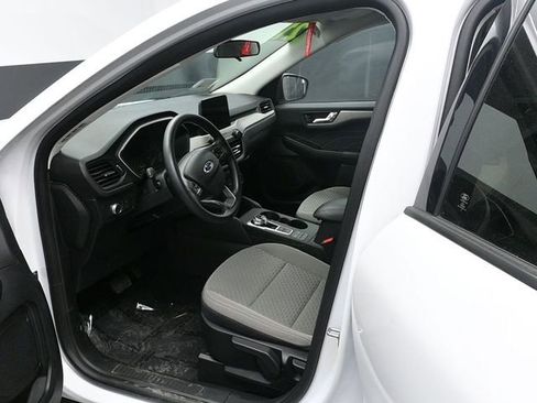 Used 2021 Ford Escape SE image 16