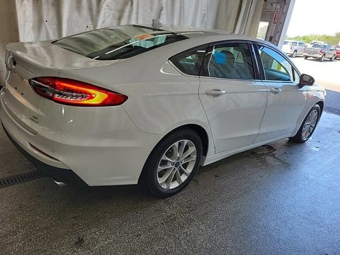 Used 2020 Ford Fusion SE FWD image 11
