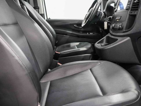 Used 2023 Mercedes-Benz Metris image 16