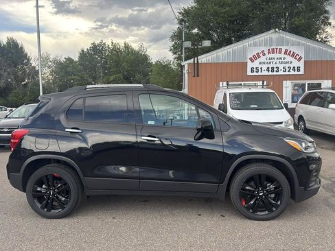 Used 2018 Chevrolet Trax LT w/ Sun & Sound Package AWD/4WD image 4