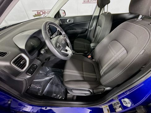 Certified 2023 Hyundai Venue SEL FWD image 25