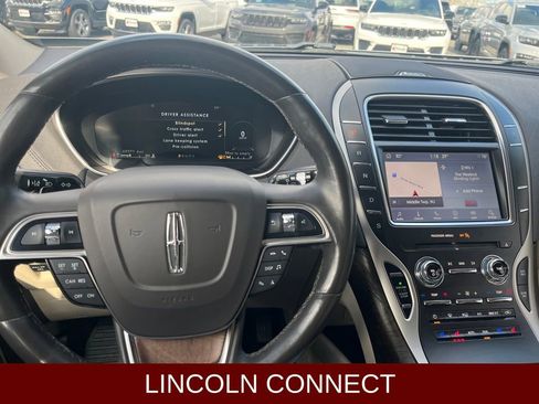 Used 2020 Lincoln Nautilus Reserve image 11
