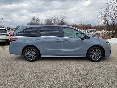 New 2026 Honda Odyssey Touring image 7