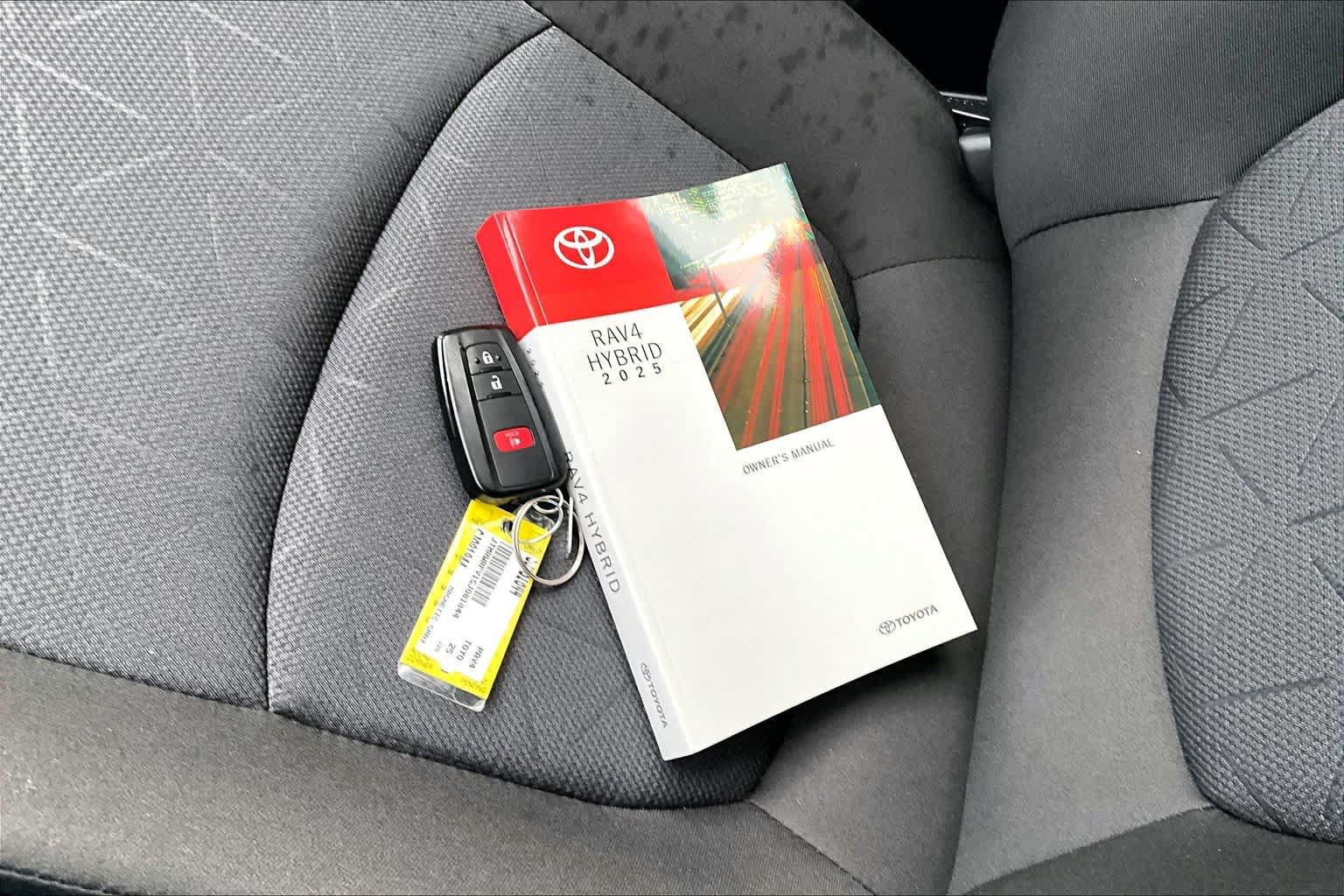 Certified 2025 Toyota RAV4 XLE AWD/4WD image 14