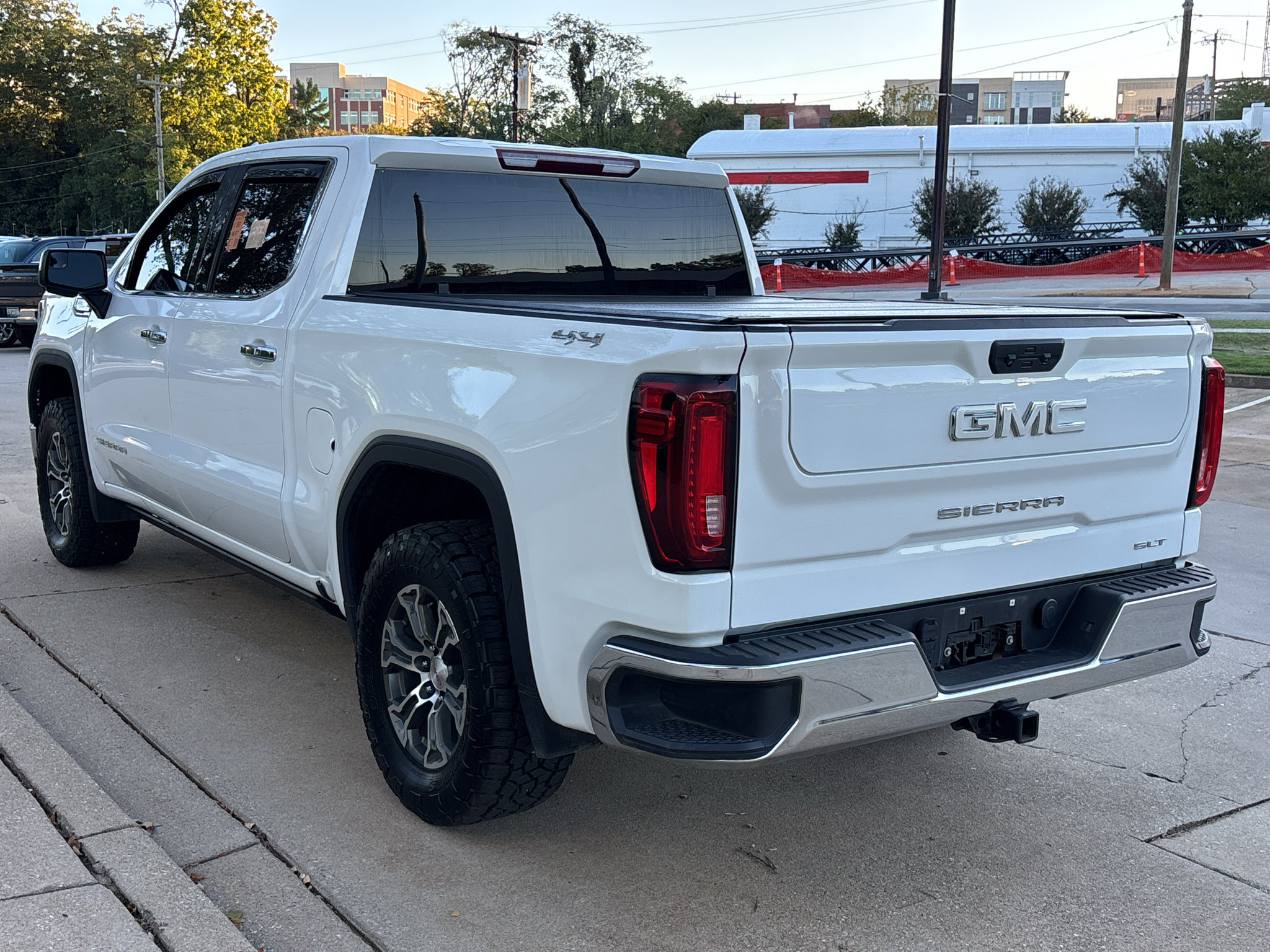 Used 2025 GMC Sierra 1500 SLT AWD/4WD image 6