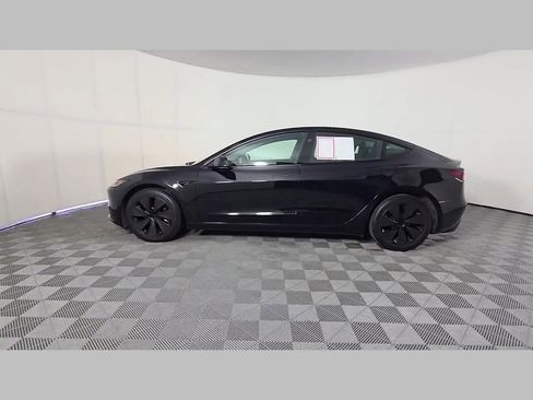 Used 2024 Tesla Model 3 Standard Range RWD image 46