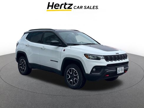Used 2025 Jeep Compass Trailhawk image 1
