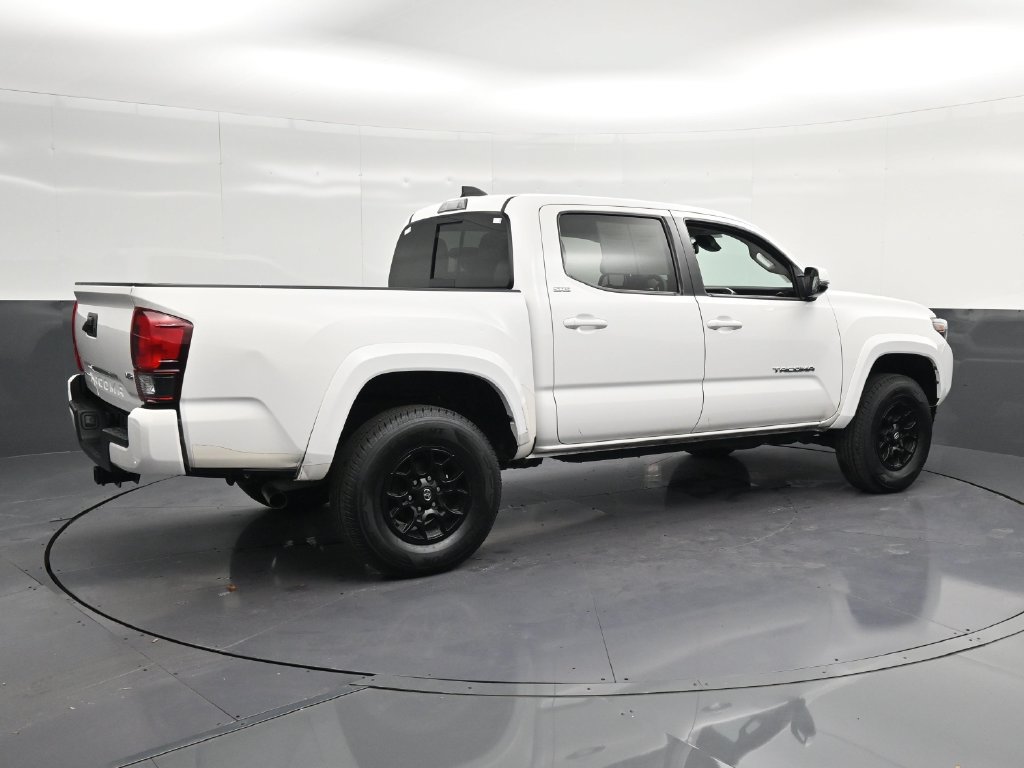 Used 2022 Toyota Tacoma SR5 w/ Technology Package RWD image 3