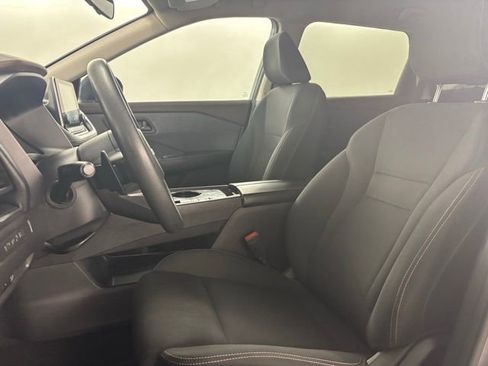 Used 2023 Nissan Rogue S image 15