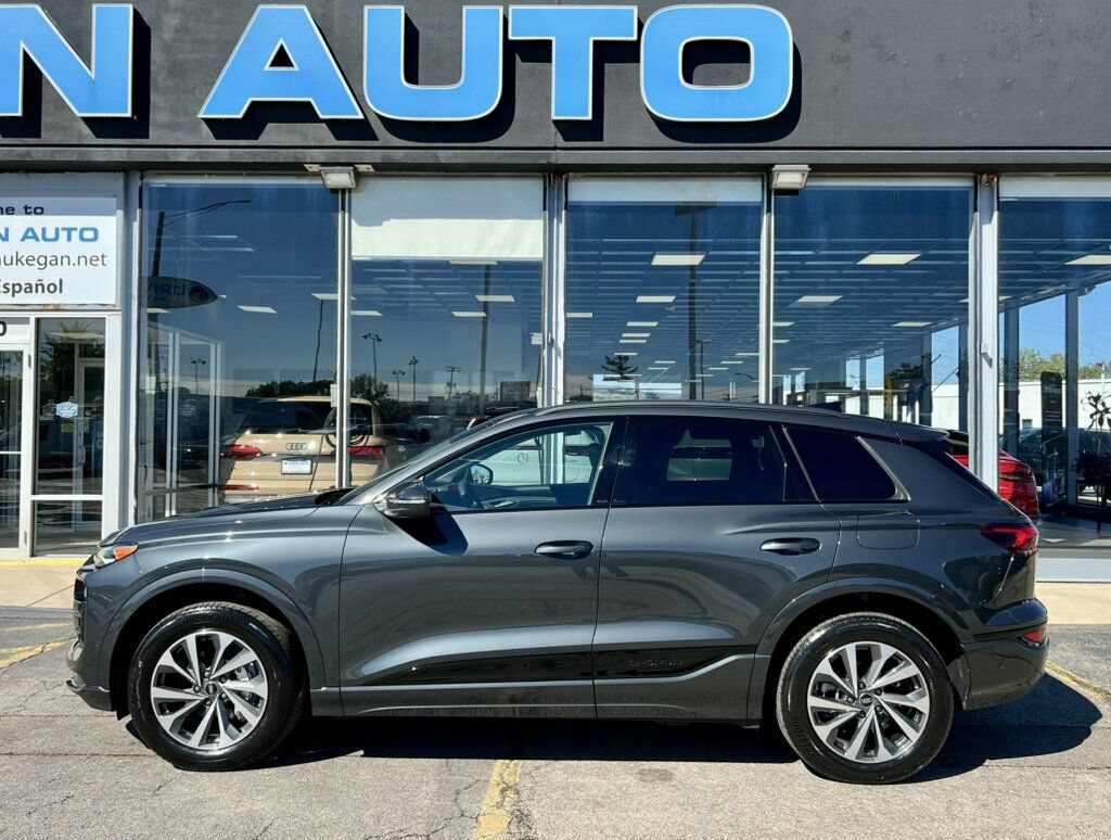 Used 2025 Audi Q6 e-tron Premium w/ Convenience Package AWD/4WD image 29