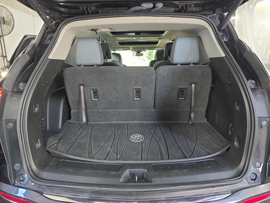 Used 2018 Buick Enclave Essence w/ Trailering Package FWD image 13
