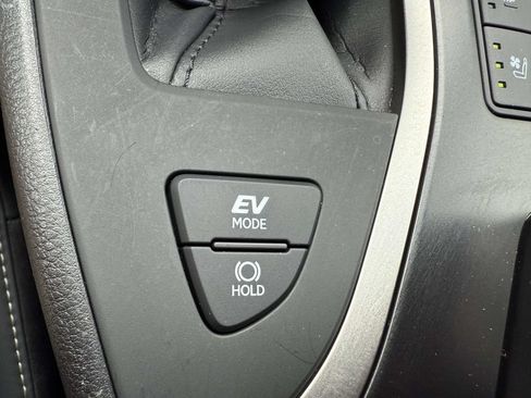 Used 2024 Lexus UX 250h F Sport AWD/4WD image 27