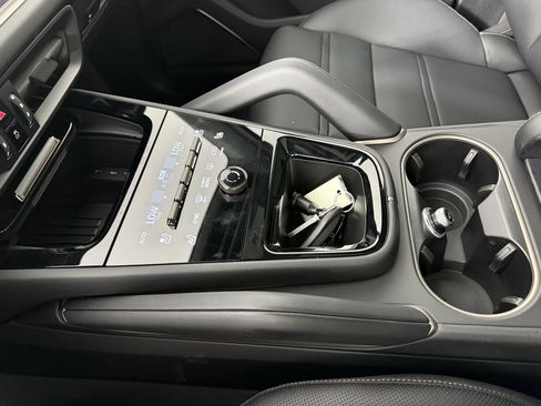 New 2025 Porsche Cayenne Turbo image 22