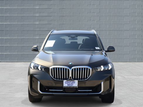 Used 2025 BMW X5 xDrive40i w/ Premium Package image 3