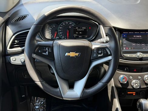 Used 2022 Chevrolet Trax LT w/ Driver Confidence Package AWD/4WD image 17